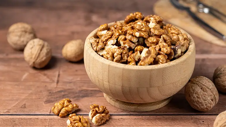 Crack Open the Health Benefits of Walnuts for Pets