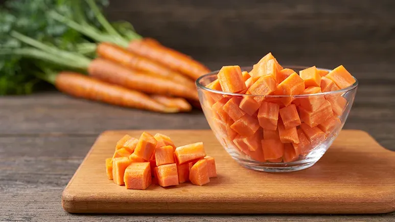 Carrots: The Orange Crunch That Strengthens Your Pet's Health