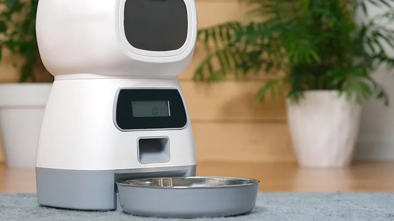 'Smart Feeder' — The New Gadget Your Pet Can Live (Very Well) Without
