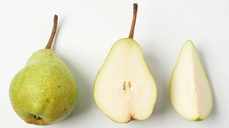 can you feed pears to your pets