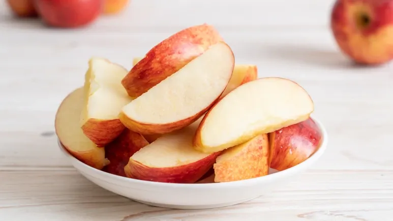 can your pets eat apples